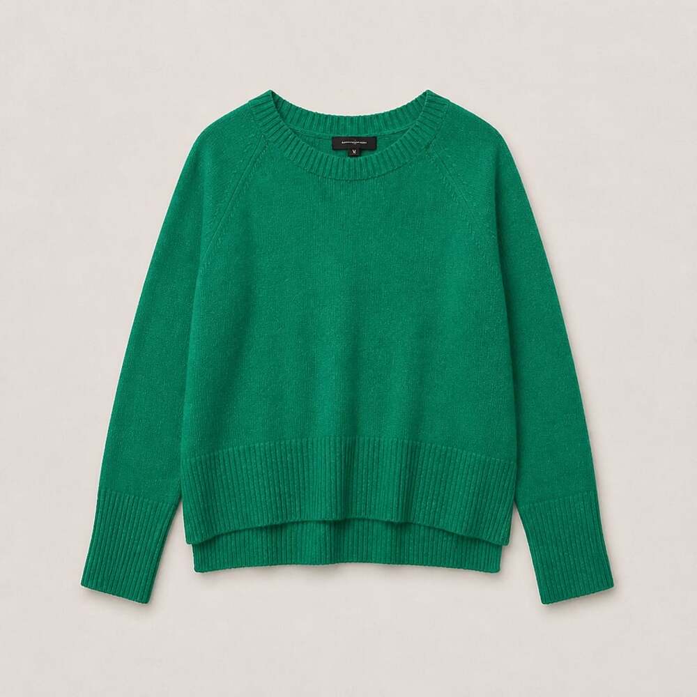 Banana Republic Crew-Neck Sweater Size M Green Soft Knit